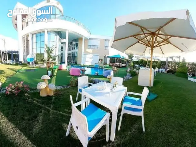 فيلا 3ادوار +ملحق منطقة راقية ومريحة خلف سوق الحايس