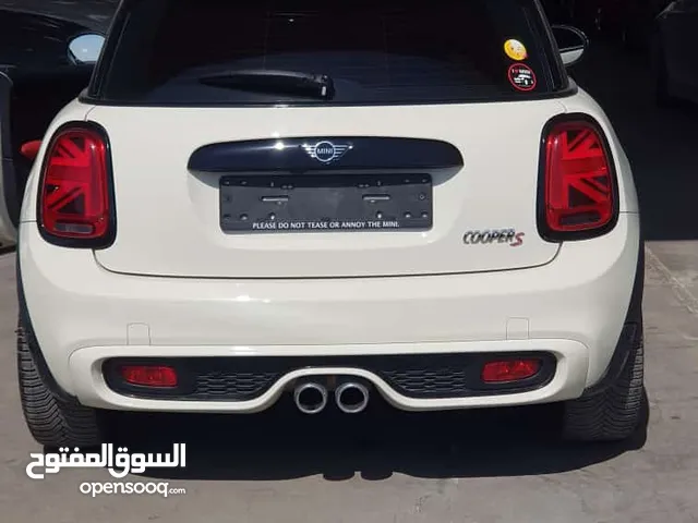 MINI Other 2017 in Sharjah