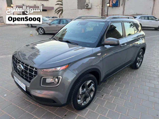 2021 هيونداي فينيو Standard