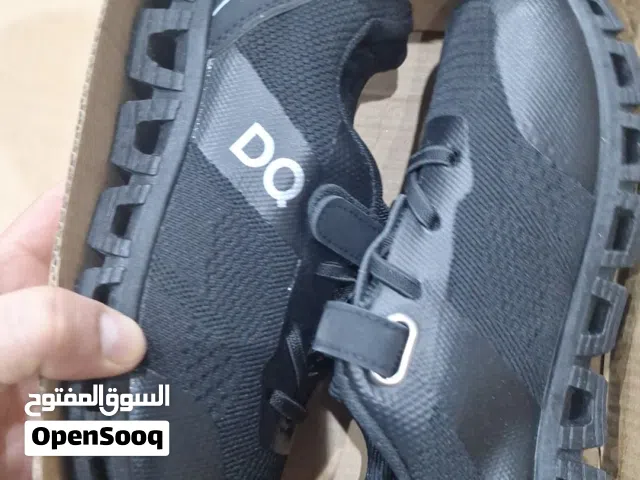 للبيع شروه جمله مخزن كامل احذيه