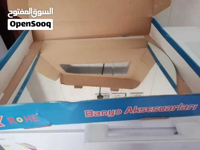 مرايه جديدة مع ملحقاتها