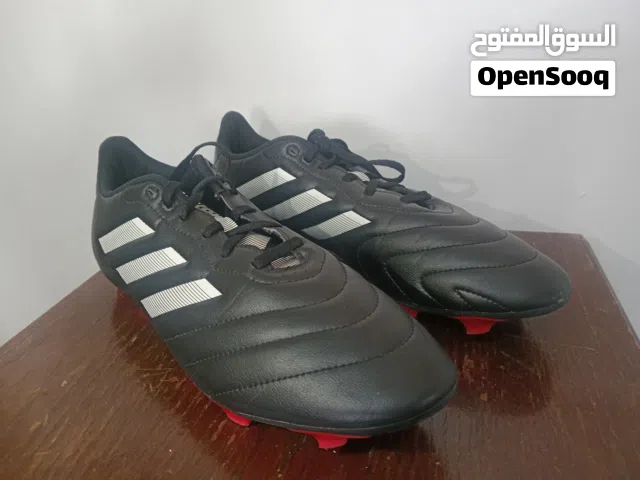 حذاء رياضي adidas أصابع