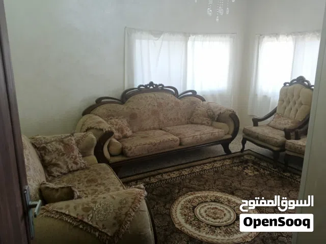 للبيع طقم كنب غرفة جلوس / طقم كنب غرفة ضيوف / مكتب / مكتبة / طاولة سفرة / سجاد /
