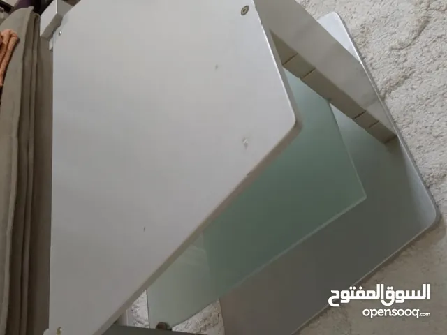 للبيع طاولة وسط لون رصاصي