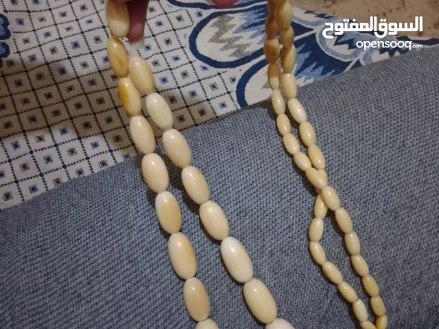 عقد عاج قديمه