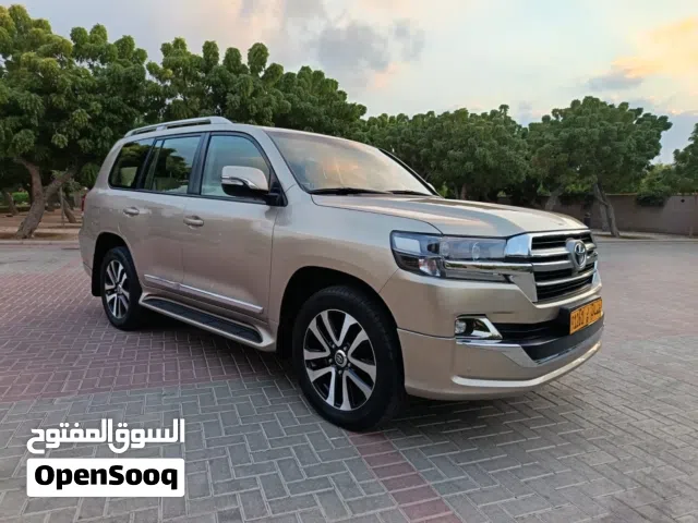 Used Toyota Land Cruiser in Muscat