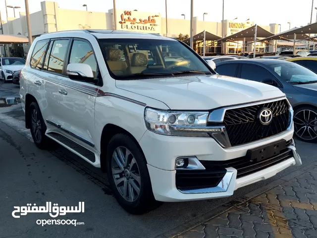 Toyota Land Cruiser 2019 in Sharjah