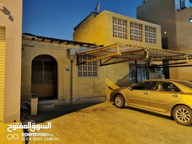 177 m2 4 Bedrooms Townhouse for Sale in Central Governorate Isa Town