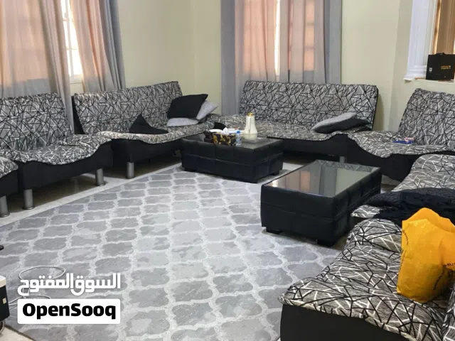 طقم كراسي مع طاوله