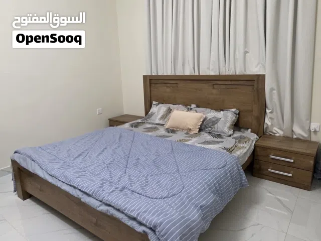 Modern bed set - good condition