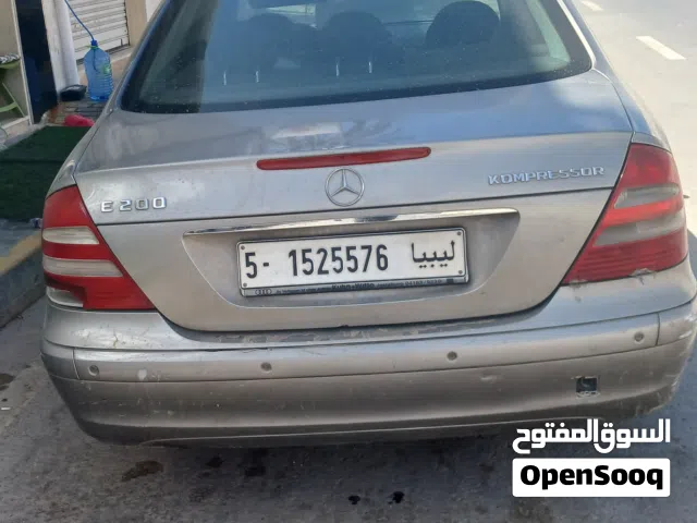 2003 مرسيدس بنز الفئة-E E 200