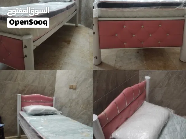 السلام عليكم سرير مع مخده طبيه وفراش طبي المواصفات بلوصف