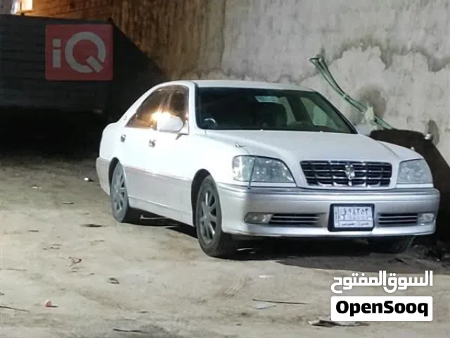 سياره  تيوتا جنون (ملكه ) ابيض لؤلوي محزم م 2001 رقم بصره تحويل ثاني يوم سعر135 بيمجال