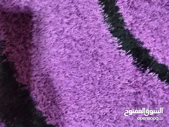 سجادة لون نهدي واسود مقاس طول ثلاث بعرض للبيع المستعجل سجادة بحالة الوكالة