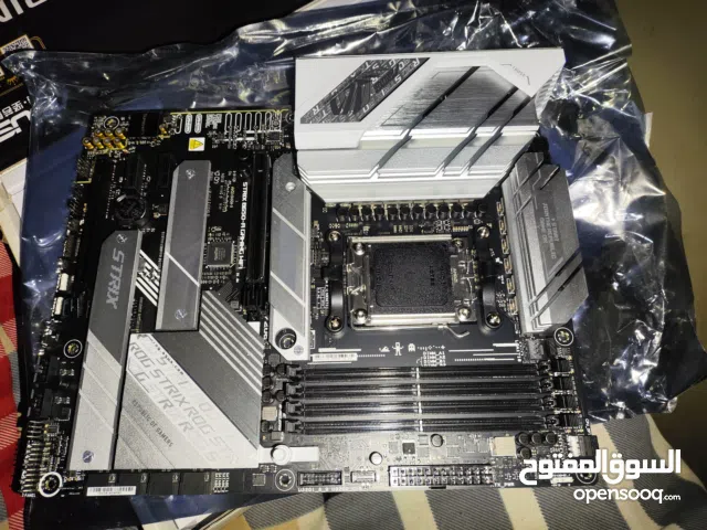 لوحة ASUS ROG Strix B650-A Gaming WiFi (AM5) شبه جديدة