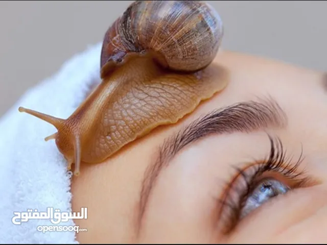 علاج حب الشباب تساعد المادة الرخوةالتي يفرزها الحلزون على التخلص من الميكروبات الضارة المسببة للبشره