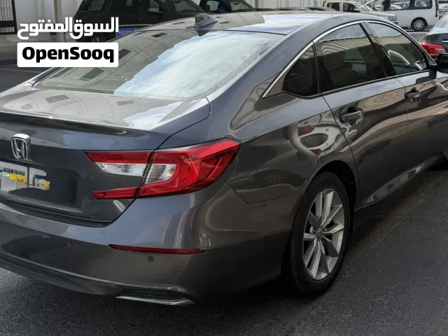 2022 هوندا اكورد LX