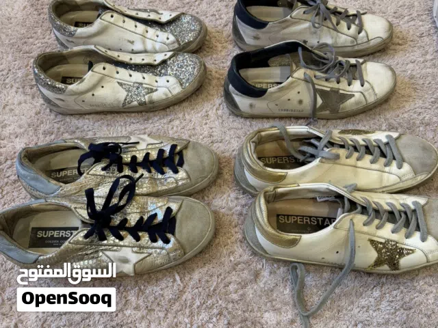 شوزات  Golden Goose كلهم اصلي واستعمال شخصي بحاله جيده مقاس 39-40 واي شوز ب 10 دنانير شوز تايجر اصلي