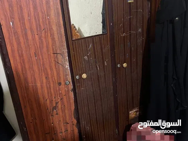 دولاب حديد مستخدم نظيف ثلاث فردات