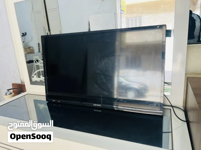 شاشة 32 نظيفة
