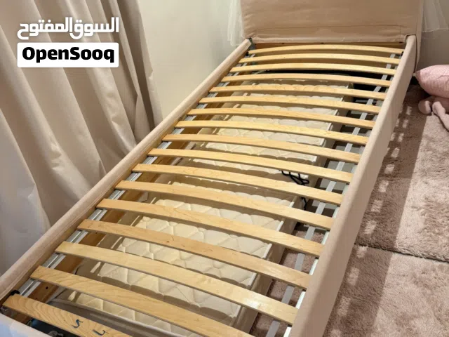 سرير IKEA BED مع المتاريس ikea bed with mattress