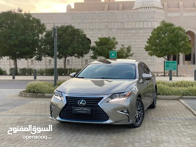 Lexus ES 2016 in Al Dakhiliya