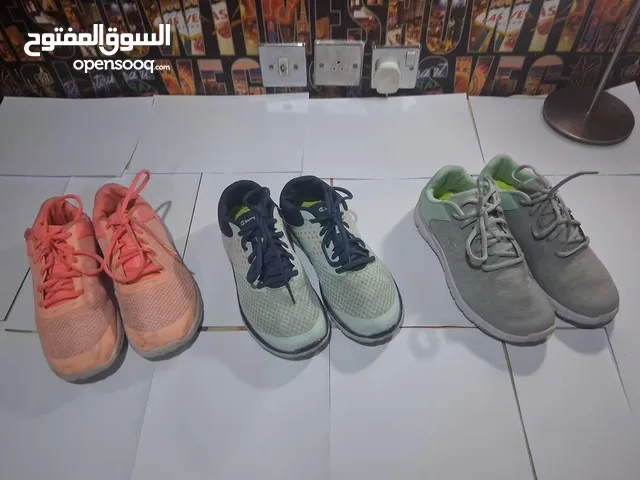 40 Sport Shoes in Hawally