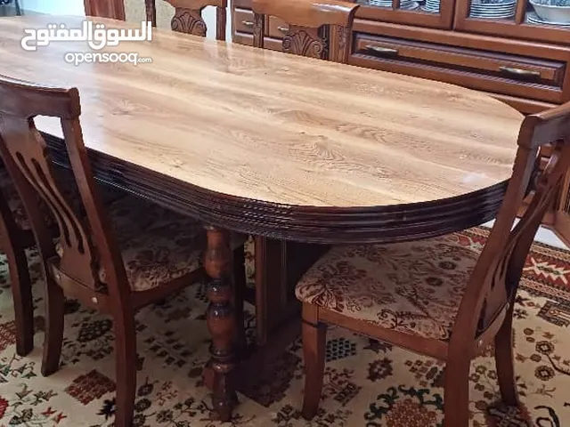 طاولة مكتبية للبيع شبه جديدة