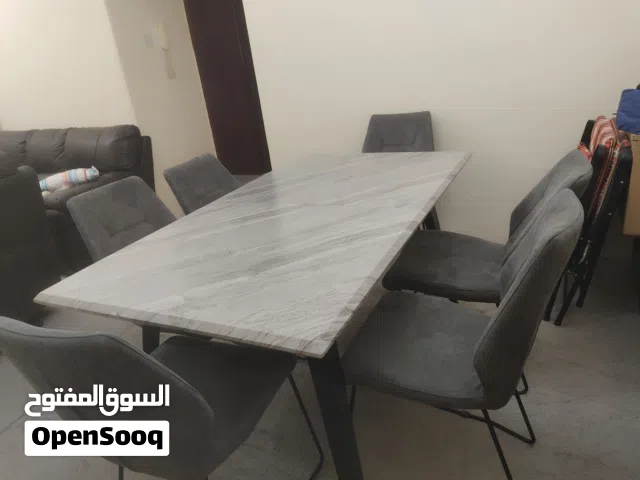 Table set with 6 chairs
