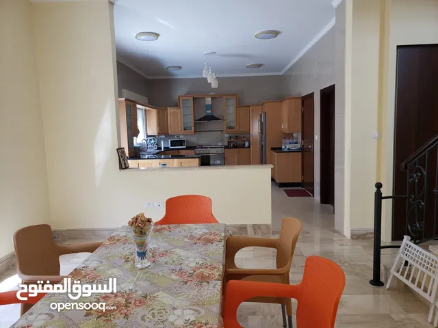 345 m2 4 Bedrooms Villa for Sale in Amman Other