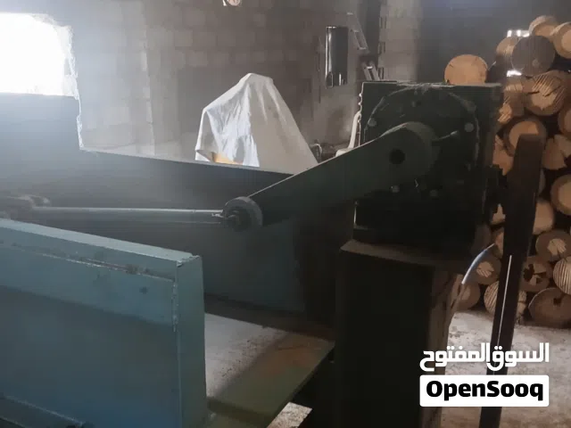 للبيع مكينة نشارة الخشب