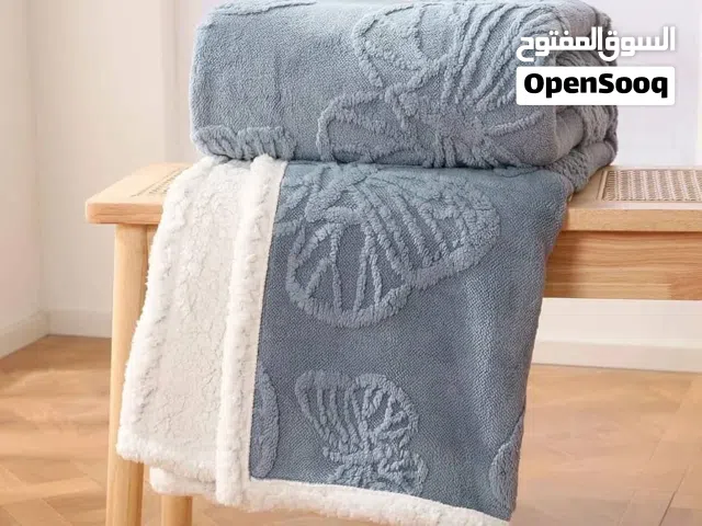 بـطانيات_دفايات اوروبيه_فـاخره شـكل الفراشـة انيق صوف ودافئـة طوال الموسم