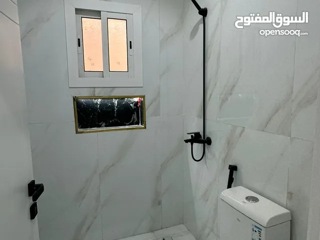 200 m2 4 Bedrooms Apartments for Rent in Dammam Al Hamra