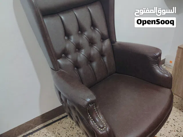 كرسي مكتب مدير جلد فاخر مفصل تفصيل