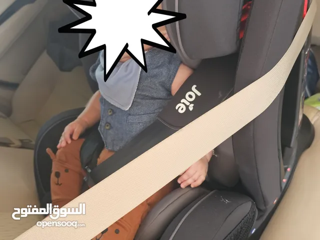 مقعد للسيارة ذات جودة عالية و ضمان من عمر0 إلى 4 سنوات