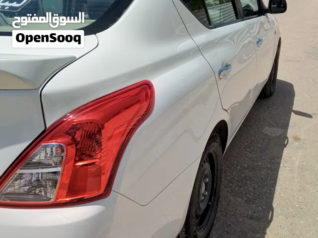 2022 نيسان صني Standard
