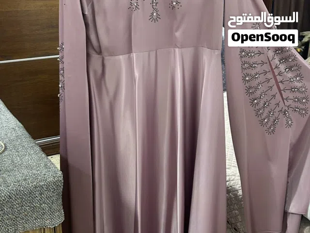 فساتين للبيع
