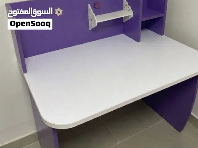 مكتب دراسة بتصميم أنيق وعملي