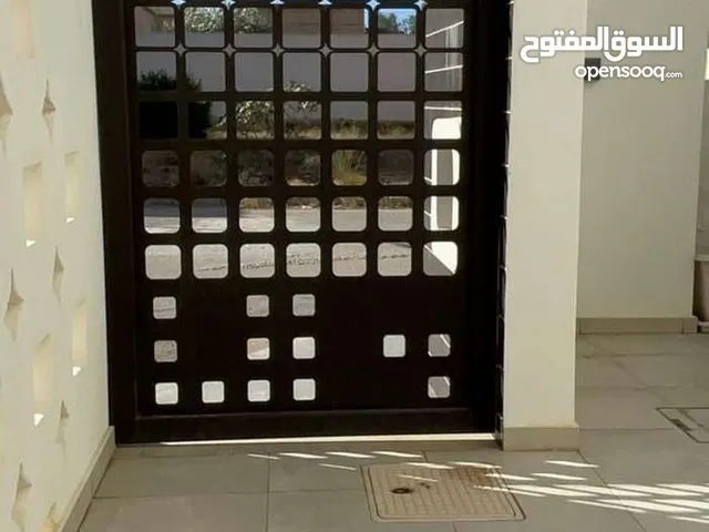 هنقر تجاري بتشطيب حديث يصلح لي الانشطة تجاريه ف سنتر ابو ستة