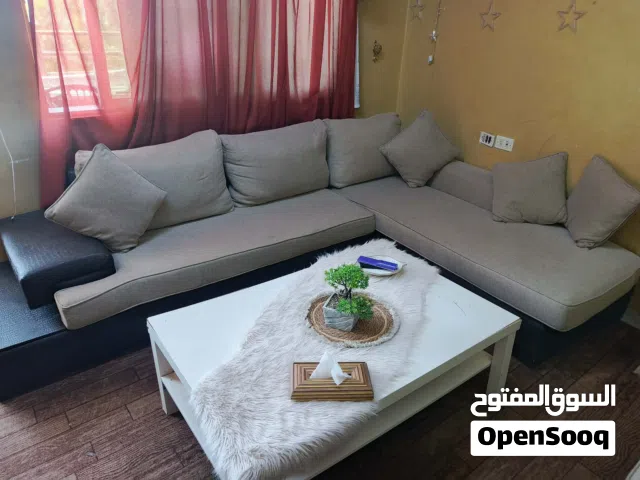 طقم كنب مستعمل بحالة جيده البيع بغايره التغيري فقط