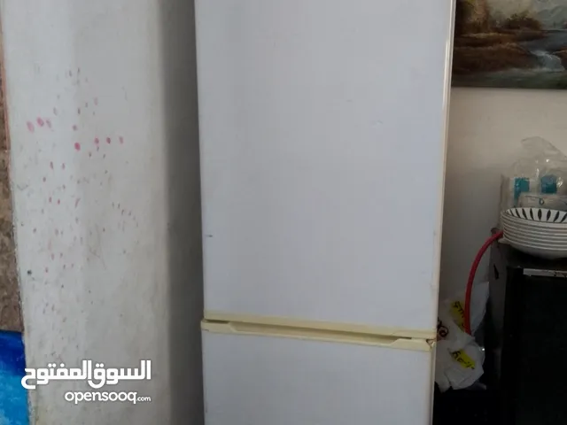 ثلاجة للبيع