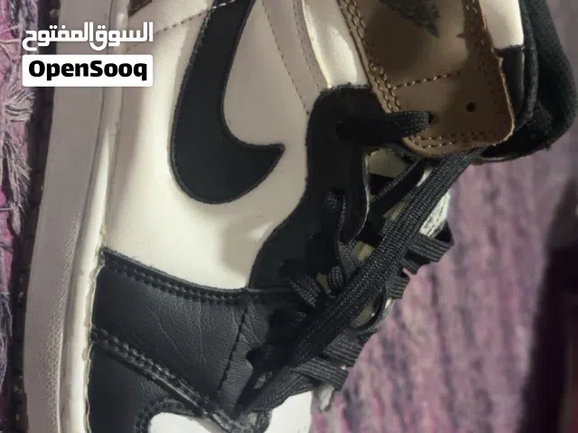 بوت موكا اير جوردن 1 نمره 42