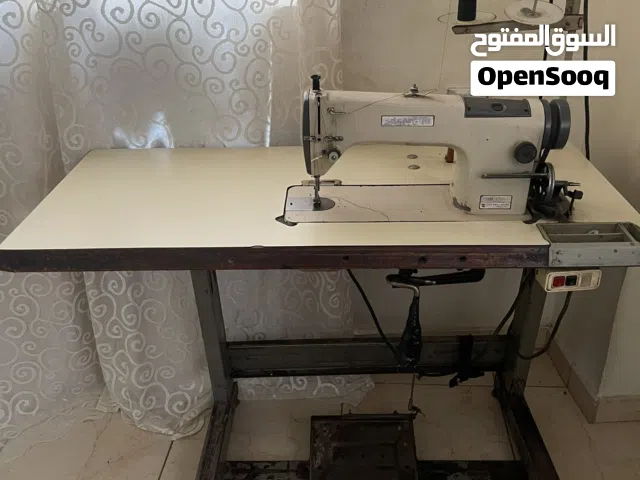 ماكينة خياطة درزه نظيفة استعمال خفيف استعمال بيت للبيع