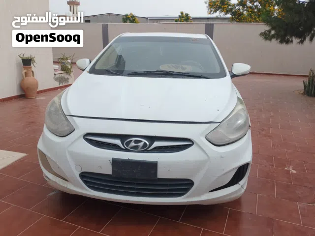 2012 Hyundai Accent Standard