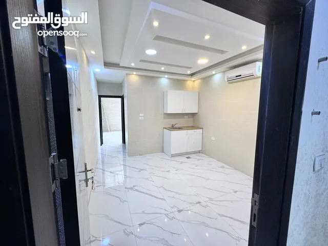 مكتب تجاري مميز في الدوار السابع 33 متر للايجار