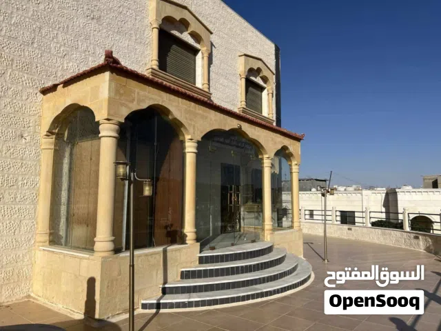 720 m2 5 Bedrooms Villa for Sale in Zarqa Birayn