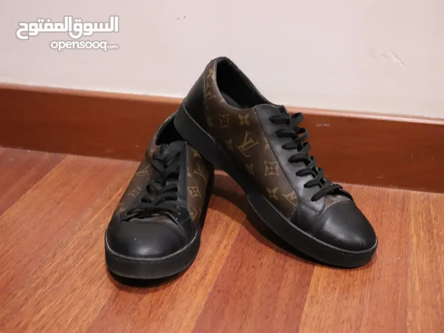 42 Casual Shoes in Kuwait City
