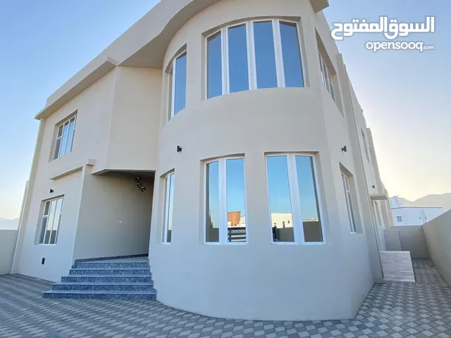 412 m2 More than 6 bedrooms Villa for Sale in Muscat Amerat