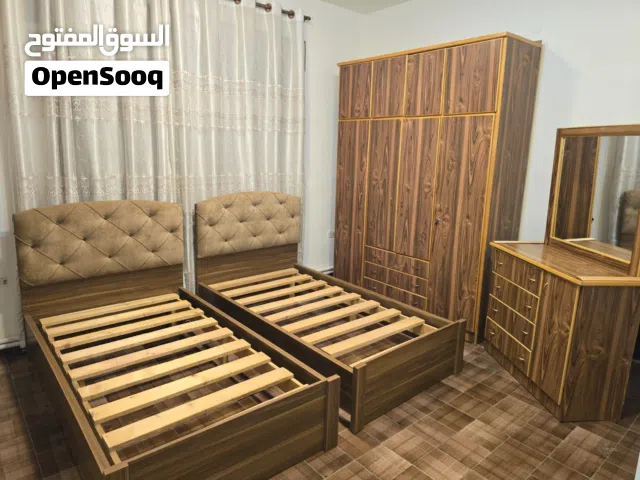 غرفه نوم شبابي تفصيل خشب لاتيه وزان فخمه للبيع بحال الجديد الله يبارك لصاحب نصيب