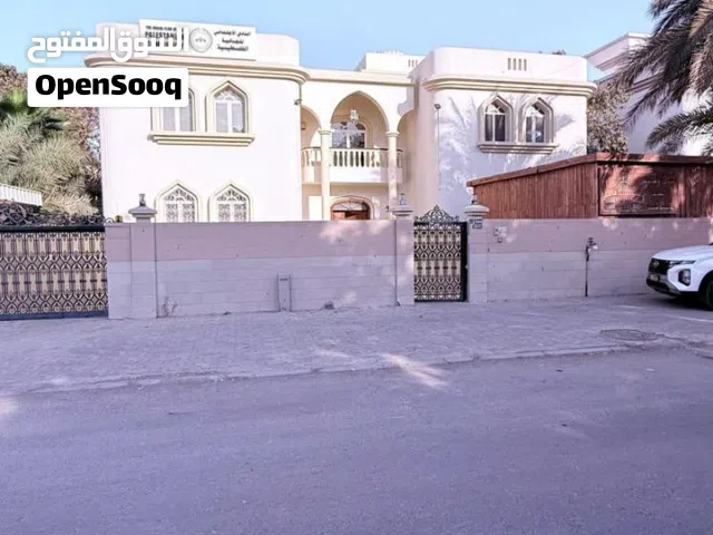 فيلا للبيع الغبرة الجنوبية. مساحة الارض 954 متر مربع. مأجره للنادي الجاليه الفلسطينية. *الطابق ال